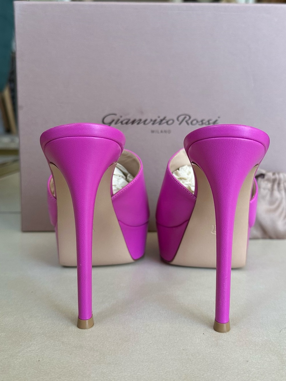 Gianvito Rossi Heels - Picture 7 of 11